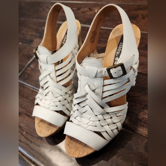 Libby Edelman leather 4" platform heel, size 7.5 - Picture 1 of 4